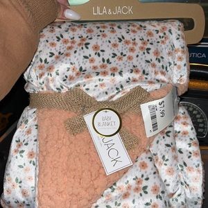 BRAND NEW BABY BLANKET!